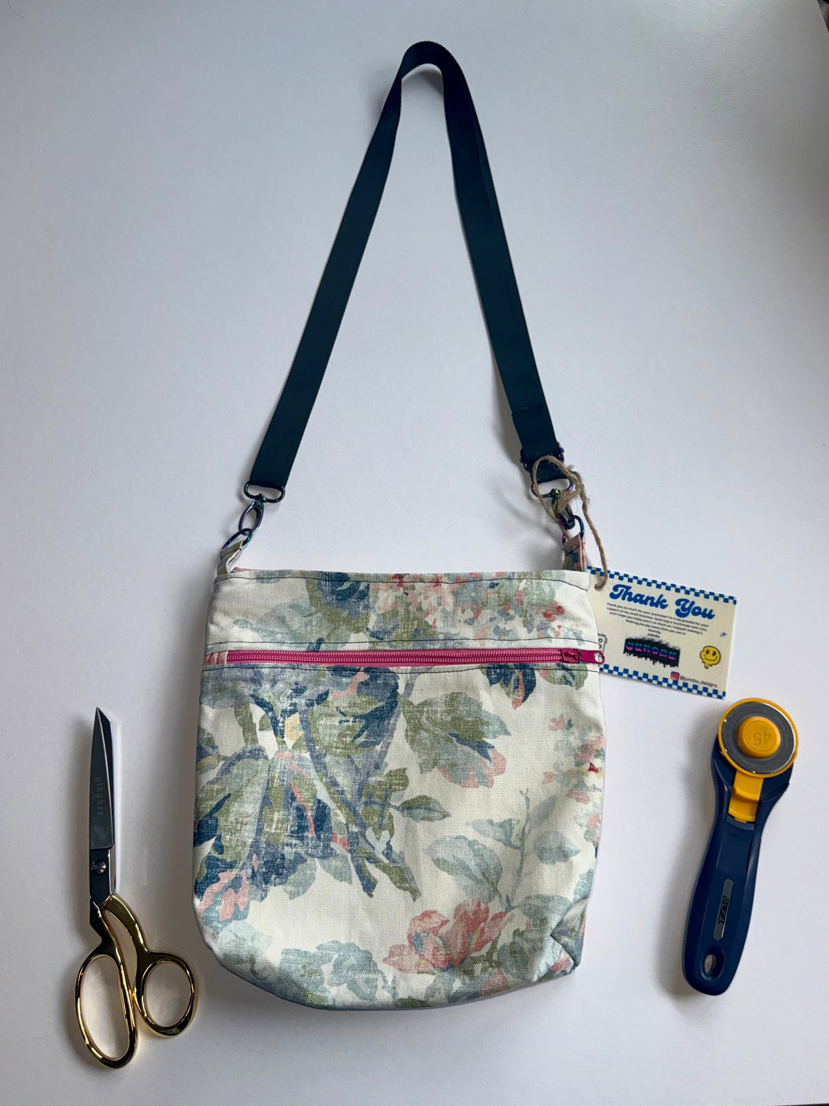 Jurobu Cross Body Bag - Secret Garden