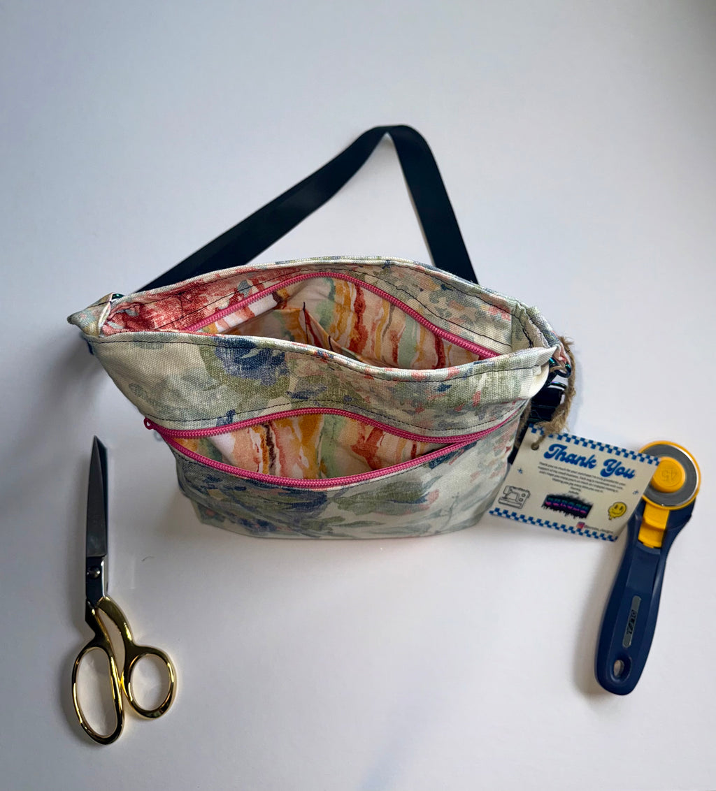 Jurobu Cross Body Bag - Secret Garden