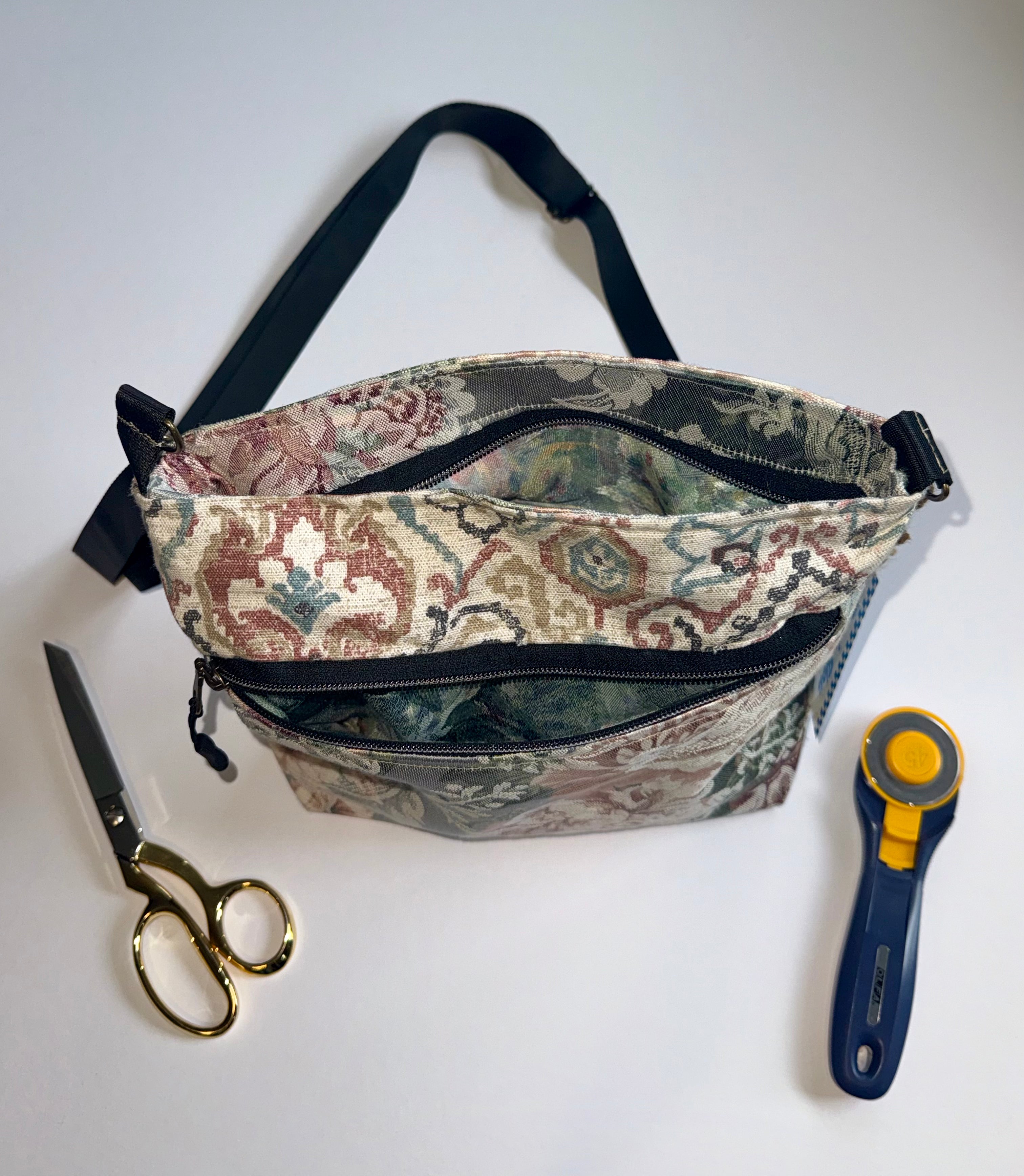 Jurobu Cross Body Bag - Rosewood Reverie