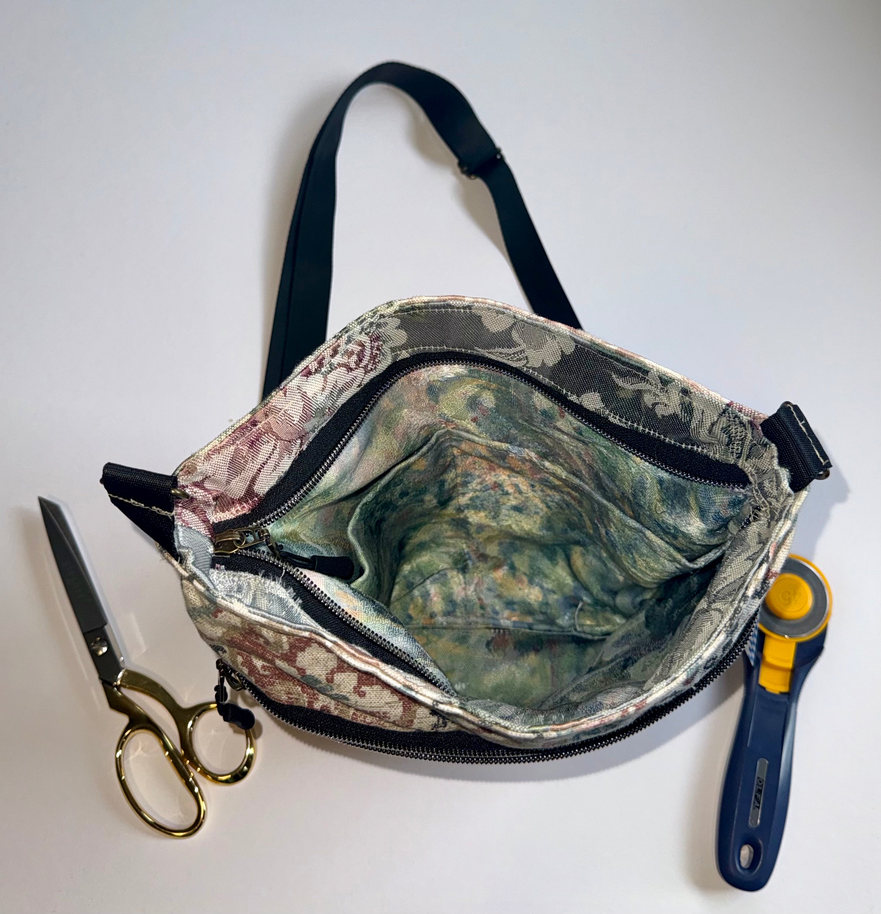 Jurobu Cross Body Bag - Rosewood Reverie